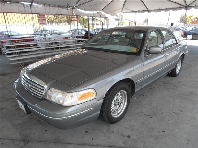 1999 Ford Crown Victoria LX Gardena, California 0