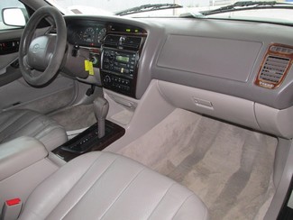 1999 Toyota Avalon XLS Gardena, California 8