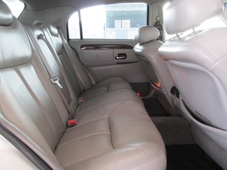 2001 Lincoln Town Car Cartier Gardena, California 11