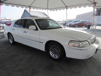 2001 Lincoln Town Car Cartier Gardena, California 3