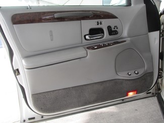 2001 Lincoln Town Car Cartier Gardena, California 8