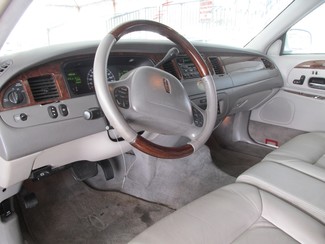 2001 Lincoln Town Car Cartier Gardena, California 4