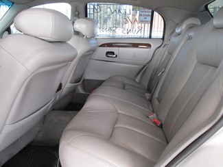 2001 Lincoln Town Car Cartier Gardena, California 9