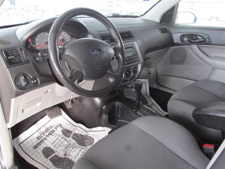 2005 Ford Focus SE Gardena, California 4