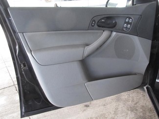 2005 Ford Focus SES Gardena, California 9