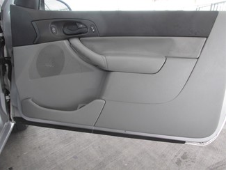 2005 Ford Focus SES Gardena, California 13