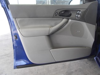 2005 Ford Focus SE Gardena, California 9