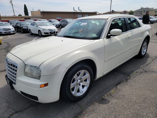 2006 Chrysler 300 in Bellflower, California 90706