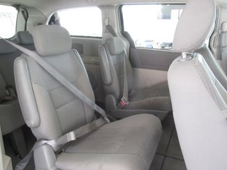 2009 Chrysler Town & Country LX Gardena, California 10