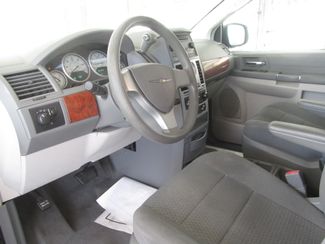 2009 Chrysler Town & Country LX Gardena, California 7