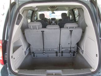 2009 Chrysler Town & Country LX Gardena, California 9