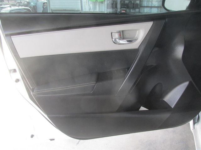 2017 Toyota Corolla LE Gardena, California 9